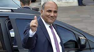 Manzur llevó a su esposa a Nueva York: el vuelo cuesta al menos USD 70 mil y tuvo que hacer dos escalas