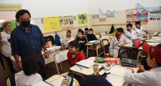 El gobierno entrego tablets a comunidades wichi de Mosconi