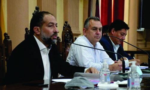 Proponen a convencionales, una sola reelección para intendentes y ediles