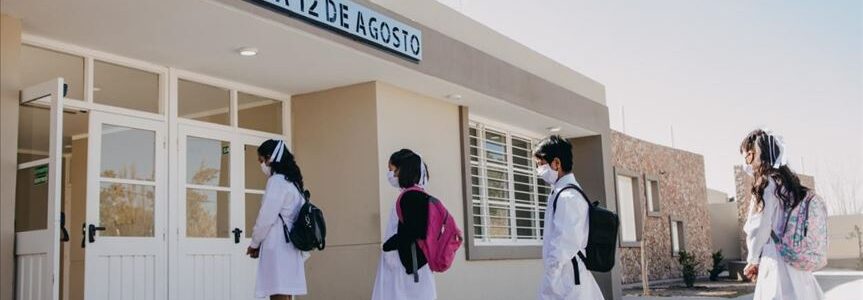 El Gobierno no exigirá que los chicos estén vacunados para comenzar las clases en 2022