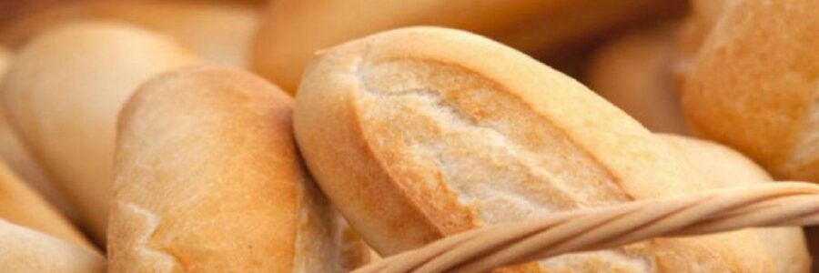 El Gobierno acordó congelar el precio del pan y la harina hasta fin de año