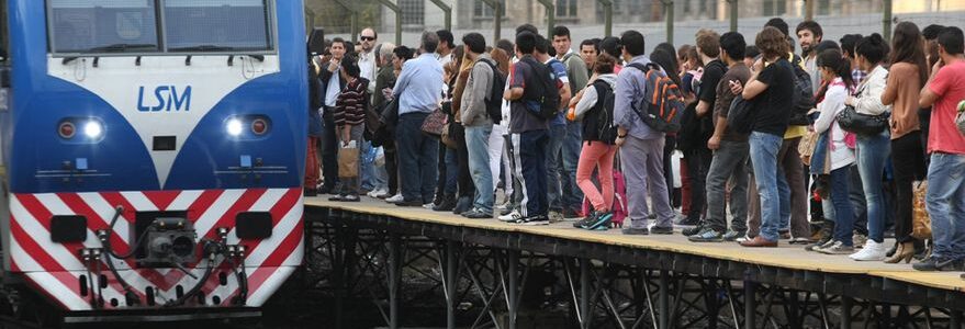 El Gobierno nacional adjudicó la compra de trenes eléctricos rusos por US$800 millones para un ramal que no tiene electricidad