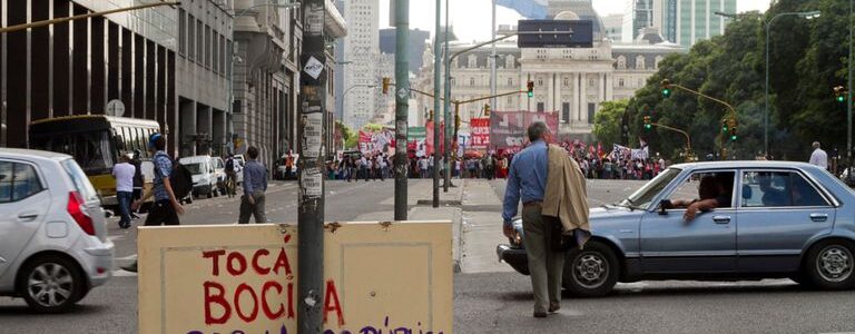 Conflicto con la Ciudad: docentes reclaman que se les extiendan las vacaciones a los que se enfermaron por Covid