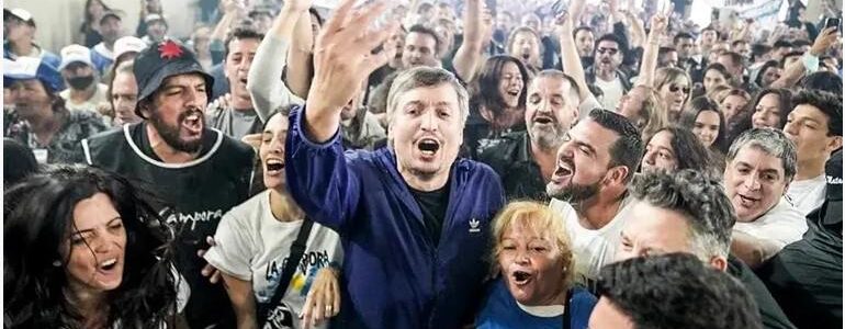 Máximo vs. Alberto: “El Gobierno tiene que ser con la gente adentro, ellos eligen la televisión, nosotros la calle”