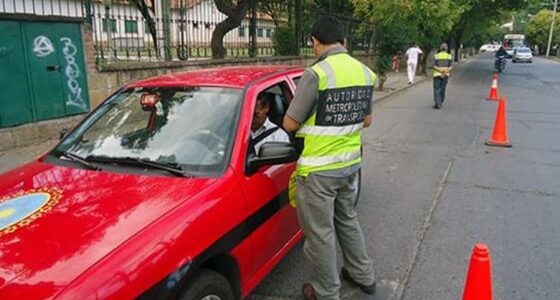 Ante el paro de colectivos, los inspectores de la AMT recorren las calles de la ciudad realizando controles