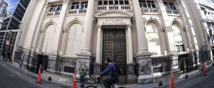 Mayo, mes clave para el dólar: ¿podrá el BCRA acumular más reservas para evitar una crisis cambiaria?