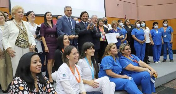 El gobernador Sáenz distinguió al hospital público Arturo Oñativia por el Premio Nacional a la Calidad