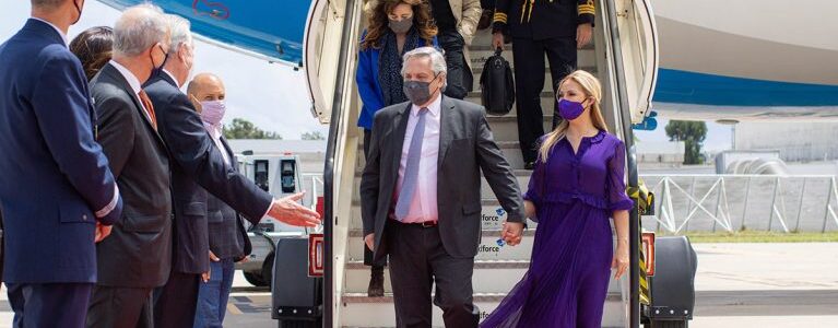 Alberto Fernández viaja a España y Alemania en busca de inversiones para el país