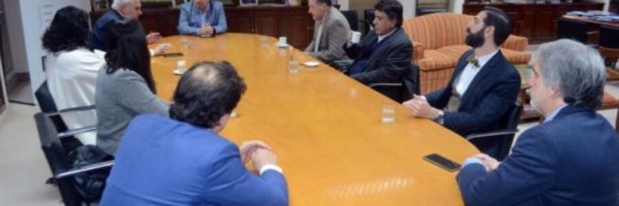 Partidos políticos sin representación legislativa se reúnen con el Ejecutivo