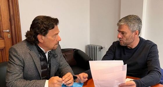 El gobernador Sáenz avanza para concretar proyectos productivos y playones multideportivos