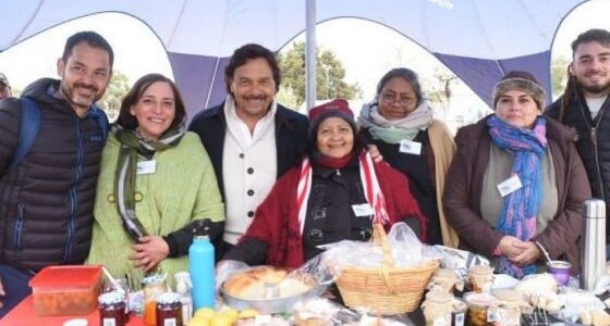 Sáenz acompañó a más de 150 pequeños emprendedores y productores que mostraron “Los productos de nuestra tierra”