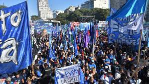 Los movimientos sociales le exigieron al Gobierno crear el ministerio de la Economía Popular