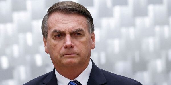 La prensa de Brasil informa que Bolsonaro fue internado de urgencia en EEUU