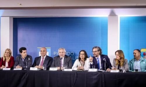 Alberto convocó una mesa política pero Máximo y Cristina no asistirán