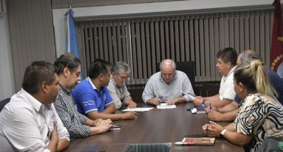 El Gobierno acordó con los docentes un incremento salarial del 35,5% hasta abril