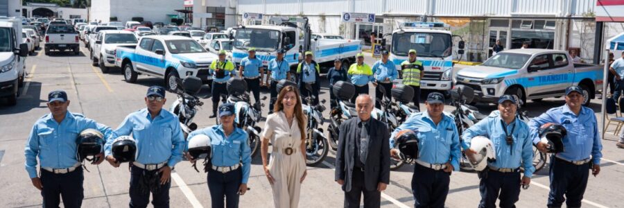 Bettina Romero entregó nuevo equipamiento para reforzar el servicio de tránsito municipal