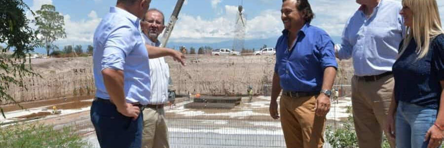 Planta depuradora sur: El Gobernador y el representante del BID recorrieron la obra