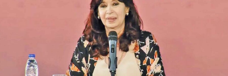 Cristina Kirchner: «Los que piensan que me voy a dedicar a cuidar a los nietos, que se olviden»