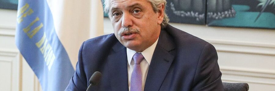 Alberto Fernández: «El Estado no tiene derecho a decir si es negocio o no dar salud a los argentinos»