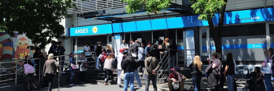 Se oficializó el pago de tres refuerzos para jubilaciones y pensiones