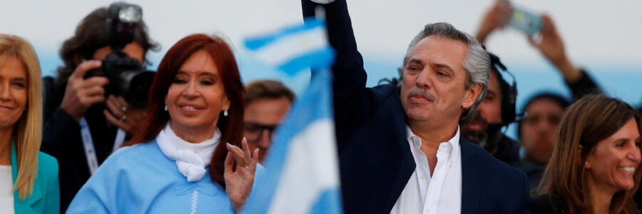 El Gobierno se enfoca en las críticas a Morales por la reforma constitucional y mantiene el silencio sobre el femicidio en Chaco