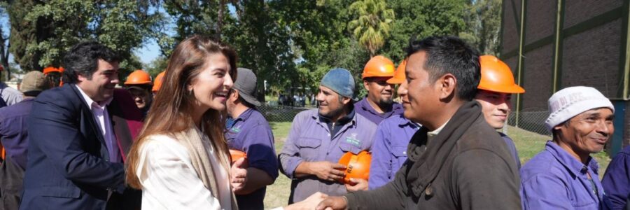 Bettina Romero acompañó el inicio de la zafra 2023 en el Ingenio San Isidro
