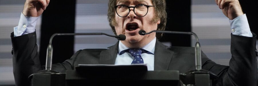 El cierre de campaña de Javier Milei fue con guiños a Mauricio Macri, fuertes críticas a la UCR y preocupación por el posible ausentismo en las PASO