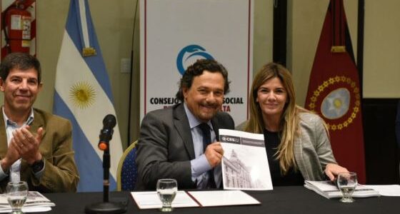 El gobernador Sáenz recibió la Memoria 2022 del Consejo Económico y Social