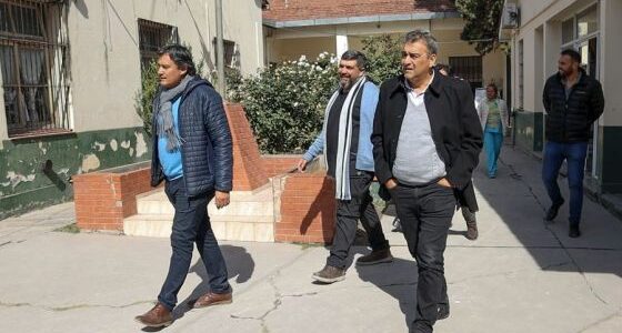 El ministro Mangione verificó el avance de las obras que se realizan en el hospital Miguel Ragone