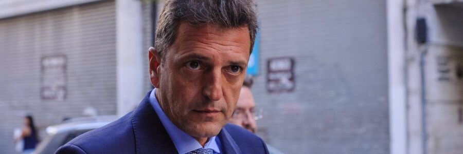Massa apura la suma fija y pide un acuerdo para que no haya huelgas en las escuelas