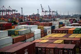 Más restricciones cambiarias para los importadores: se autorizan menos dólares para comprar en el exterior