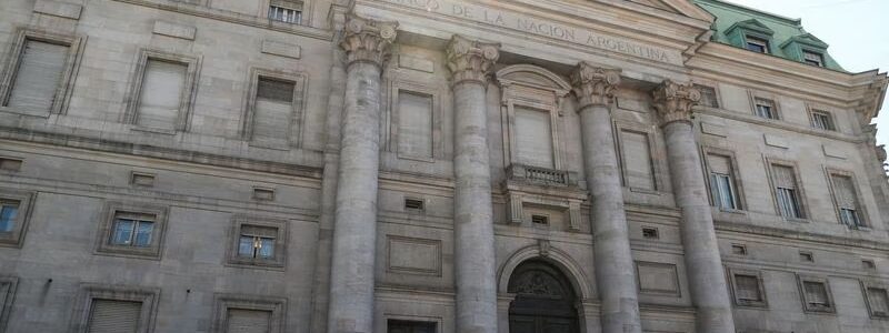 Se allanó el Banco Nación por las contrataciones de familiares y de “Pity, la numeróloga”