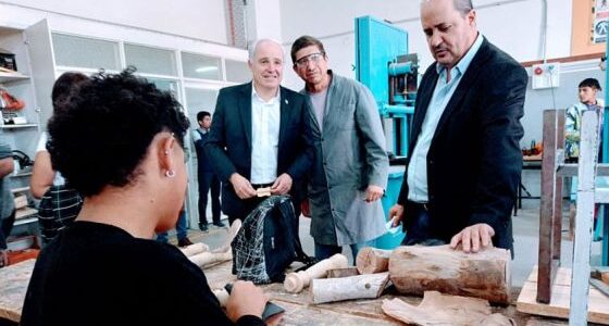 Equiparán centros de formación profesional e institutos de nivel superior con más de 44 millones de pesos