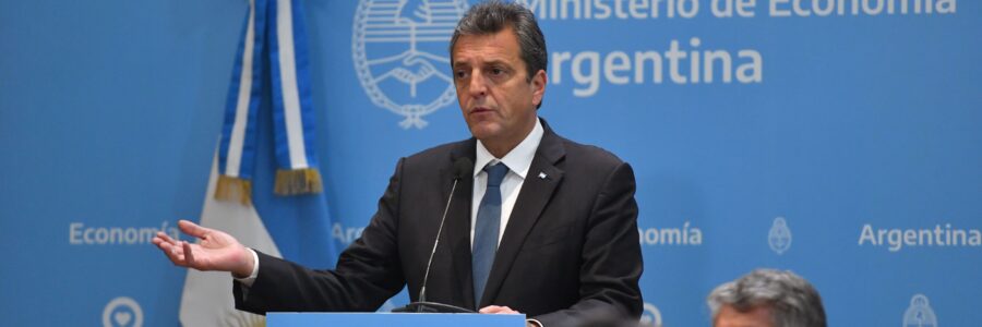 Massa lanzó medidas para equilibrar la transición