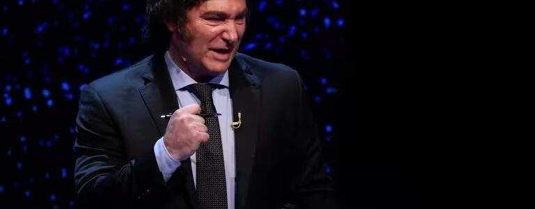El día después del debate, Milei denunció a “los tosedores de Massa”