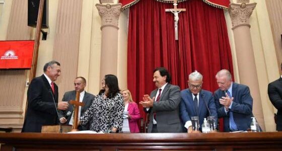 Gustavo Sáenz acompañó el acto de jura de los diputados provinciales