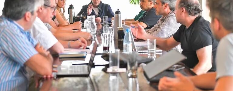 Transición, día 1: tras confirmar su continuidad, Massa tomó medidas en plena incertidumbre por el dólar