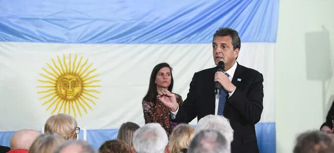 Massa afirmó que si es electo buscará darles una «jubilación digna a las víctimas de las AFJP»