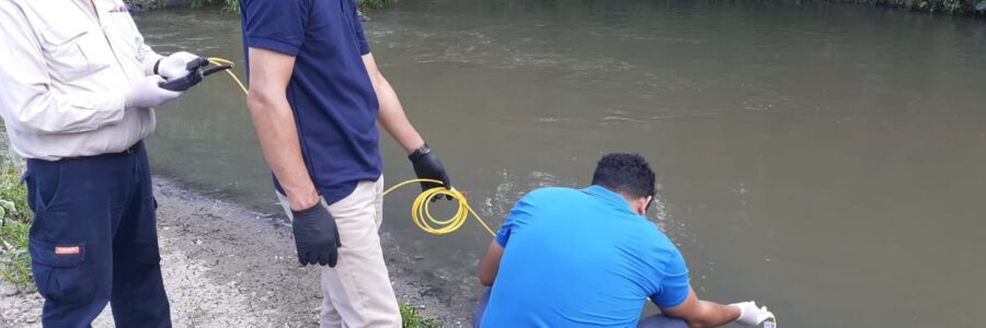 La Municipalidad participó de la toma muestras del Río Arenales