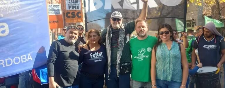El Gobierno busca bajar las tensiones y convocó a los piqueteros de izquierda para levantar la marcha del 20 de diciembre