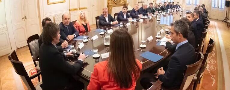 Los gobernadores del PJ lanzaron la primera advertencia en la relación con Milei, pero apuestan a buscar acuerdos