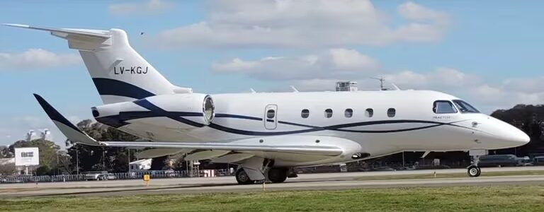 El Gobierno espera recaudar más de USD 15 millones por los aviones de YPF y planea reducir la flota presidencial