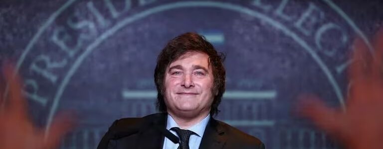 Milei convocó a un banderazo al Congreso para el acto de asunción y prepara un único discurso