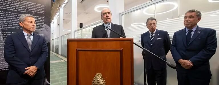 Tras los anuncios económicos, el Gobierno va por la reforma electoral: boleta única y eliminación de las PASO