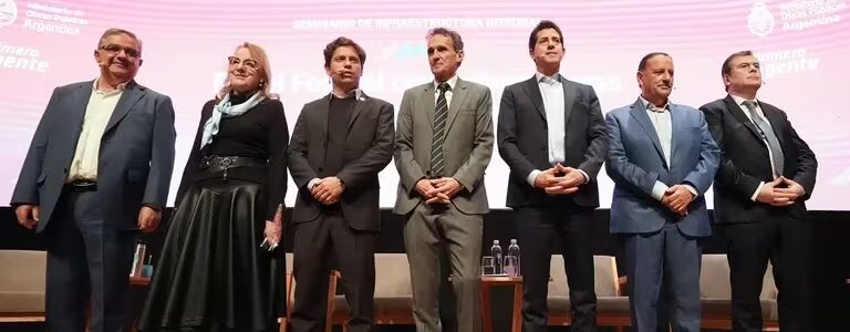 Los gobernadores presionan para discutir el DNU en el Congreso y Kicillof gana centralidad con los reclamos a Milei