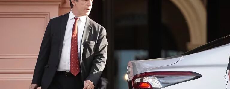 El Gobierno trabaja en el paquete de proyectos que enviará al Congreso, pero ya no se habla de “ley ómnibus”