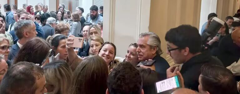Alberto Fernández se despidió de los empleados de Casa Rosada: “Conseguimos poner a la Argentina de pie”