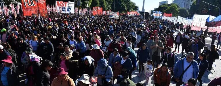 El gobierno de Milei auditará desde cero el Potenciar Trabajo y les ratificó a los piqueteros que “el que corta, no cobra”