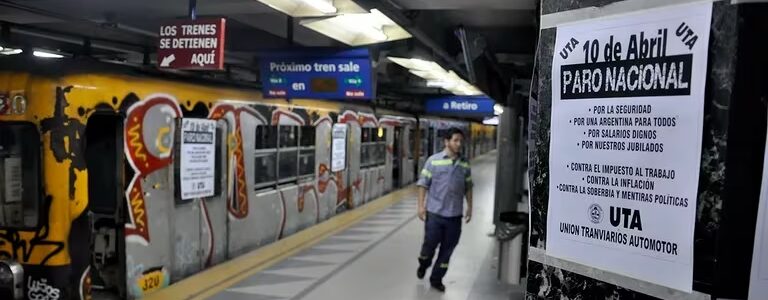 Reforma laboral en el DNU de Milei: límites a la huelga, nuevo sistema de indemnizaciones y golpe a la recaudación sindical