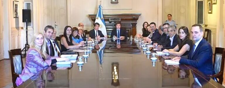 En el Gobierno reconocen que el DNU que desregula la economía regirá a partir del 29 de diciembre